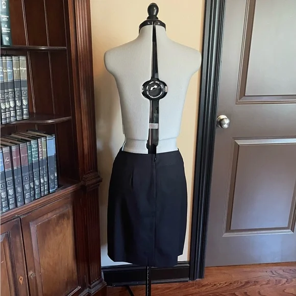 EUC Talbots Wool Blend Black Knee-Length Pencil Skirt for Work - Picture 2 of 6